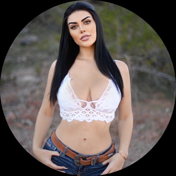 Poshmark profile picture for @katy13